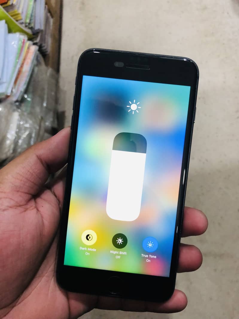 Apple iPhone 8 Plus 6
