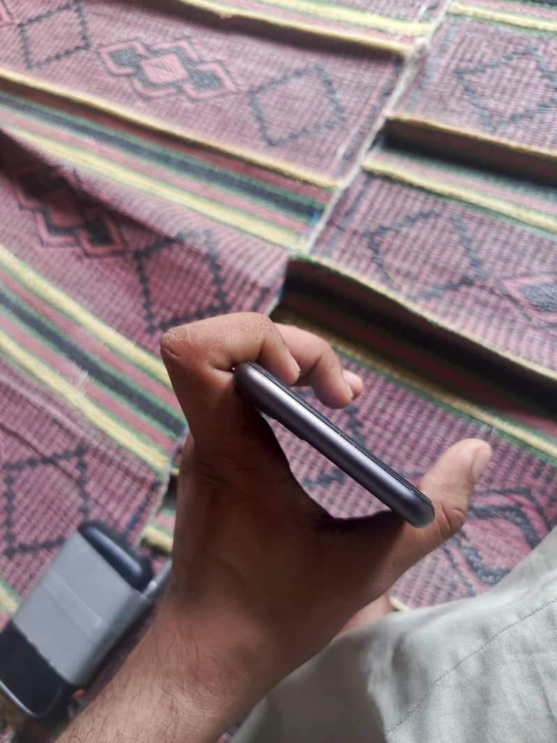 Apple iPhone 11 5