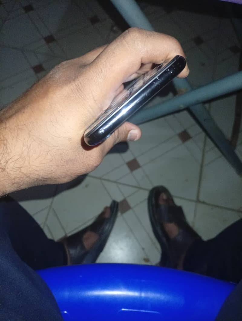 Apple iPhone X 3