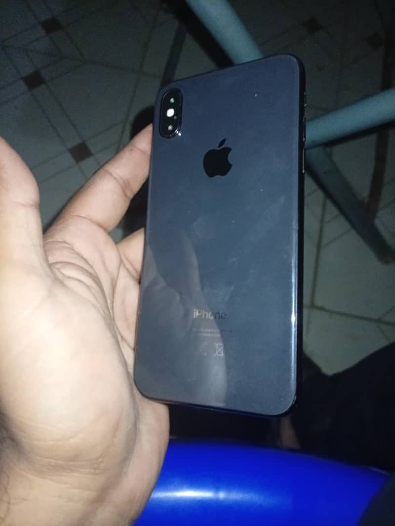 Apple iPhone X 4