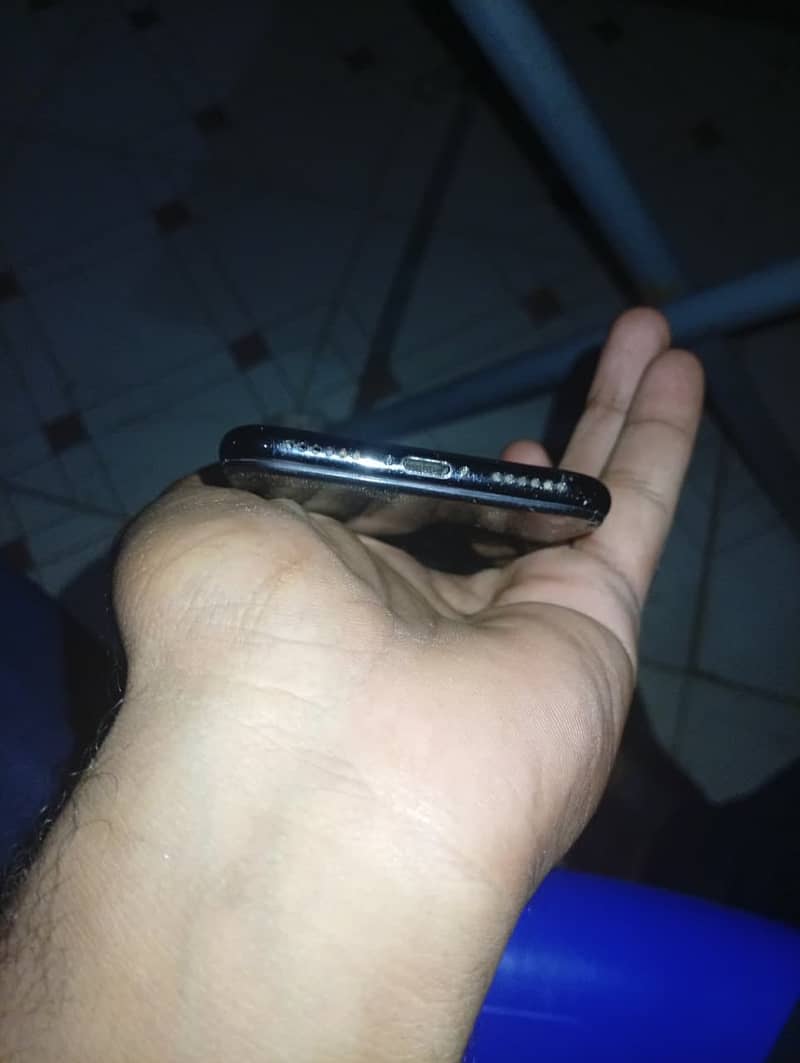 Apple iPhone X 5