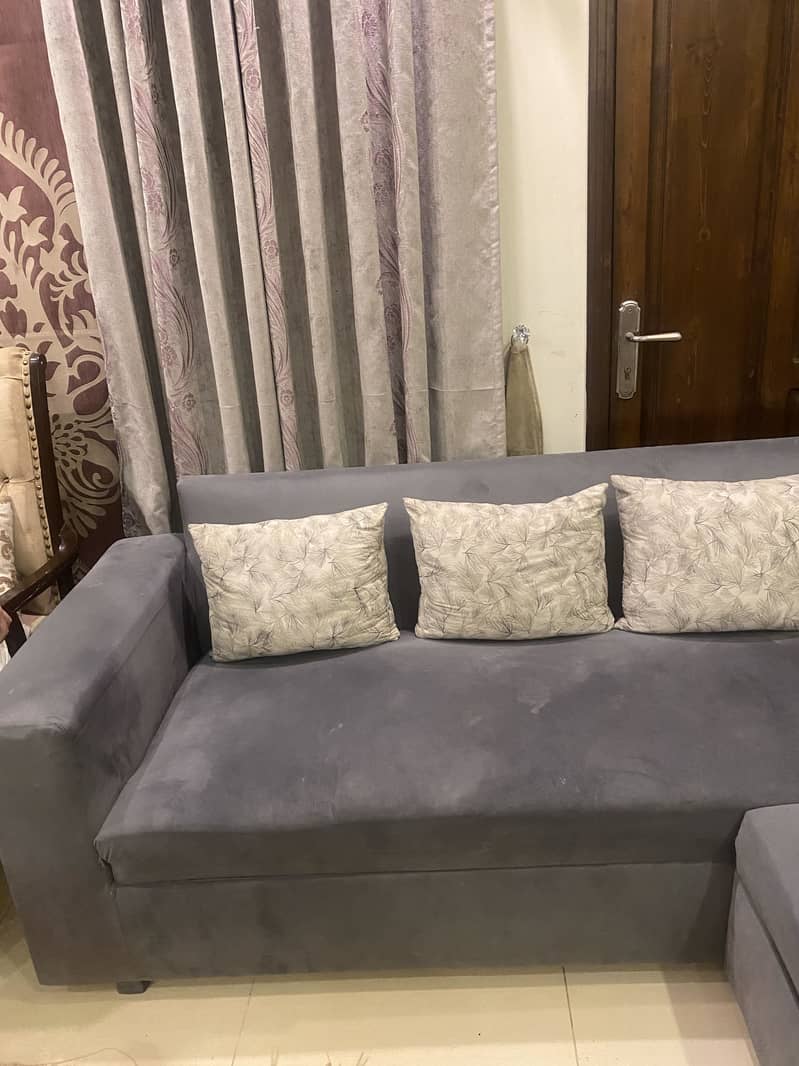 L shape sofa 0