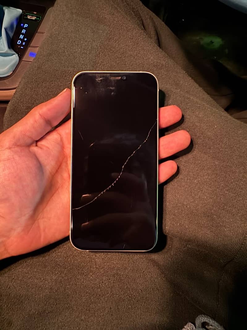 Apple iPhone 12 4