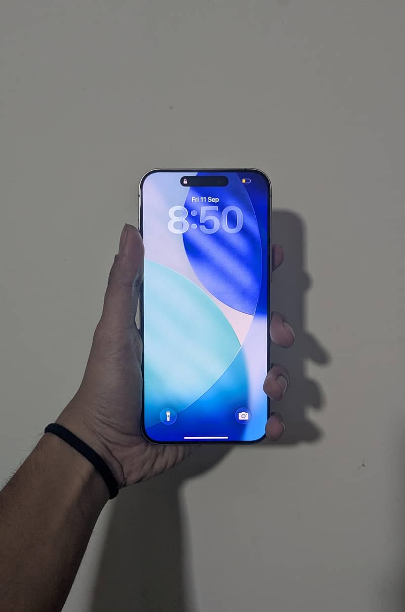 Apple Iphone 15 pro max 1