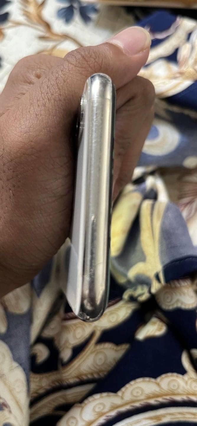 Apple iPhone X 6