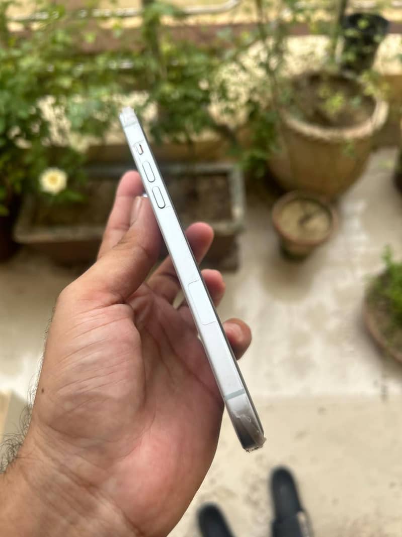 Apple iPhone 15 plus 2