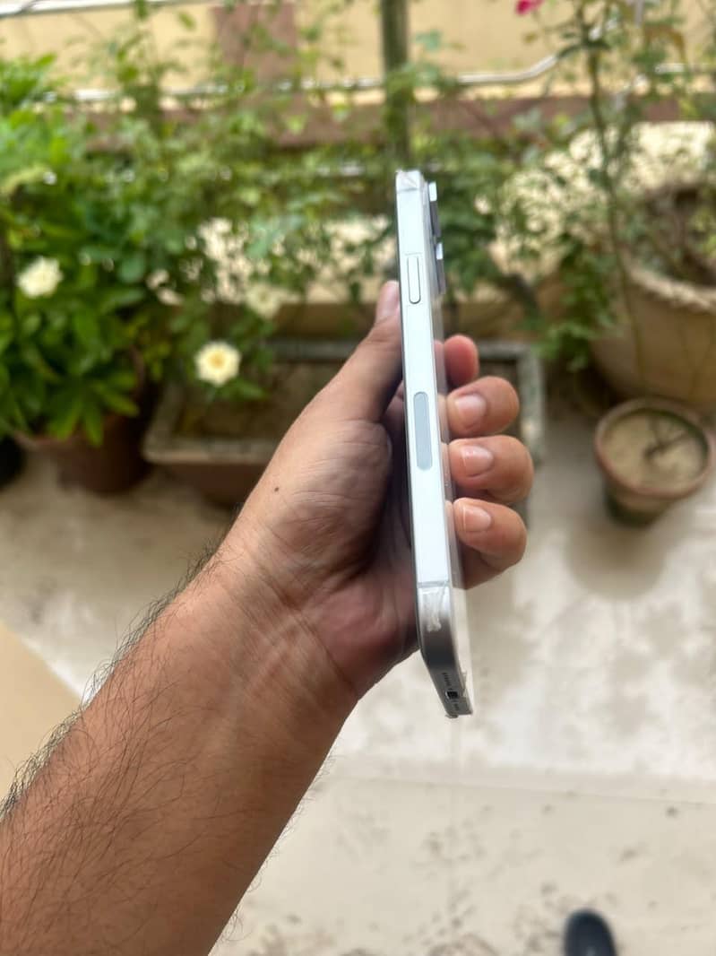 Apple iPhone 15 plus 5