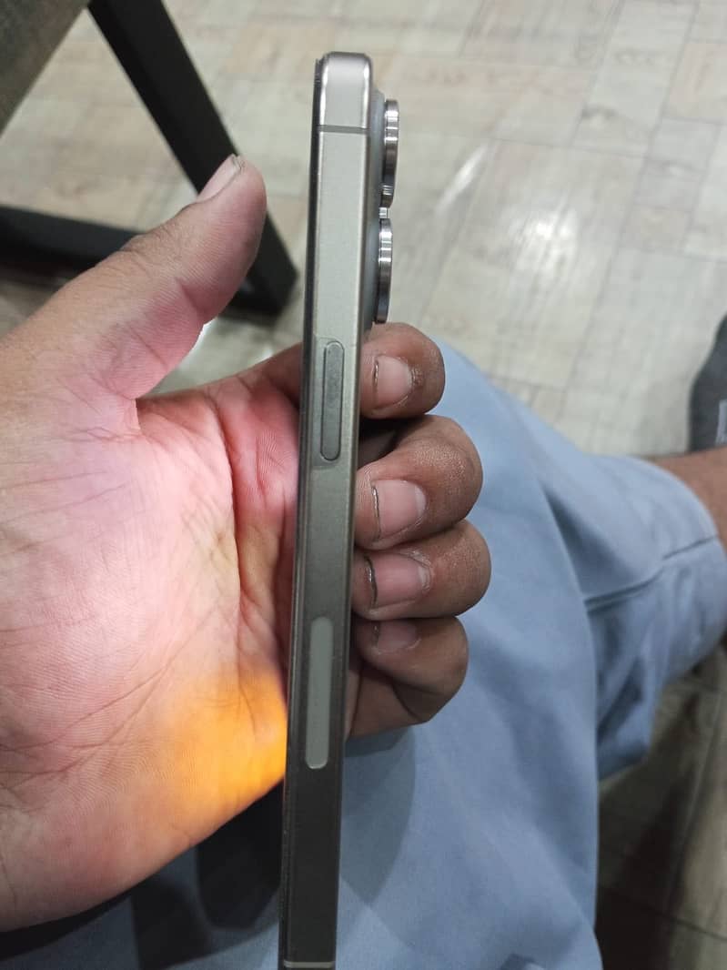 Apple iPhone 15 Pro Max 1