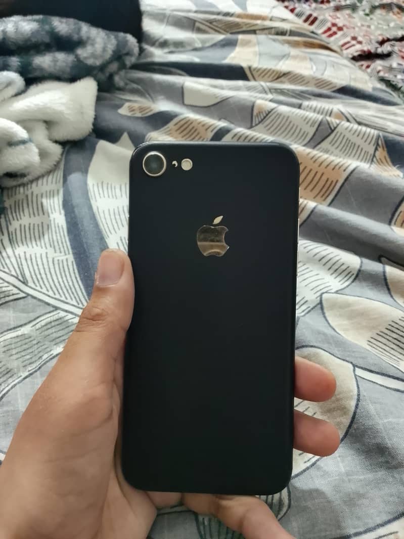 Apple iPhone 7 3