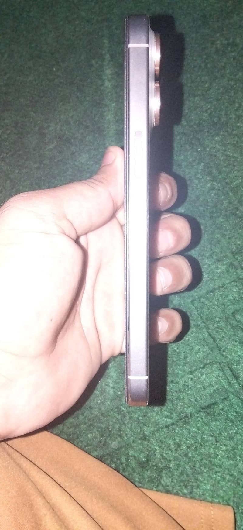 Apple iPhone 15 Pro 4