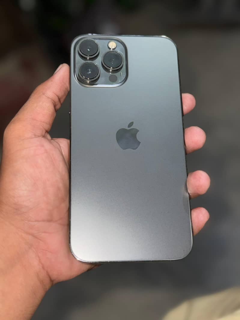 Apple iPhone 13 Pro Max 1