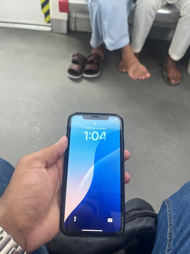 Apple iPhone XR 7