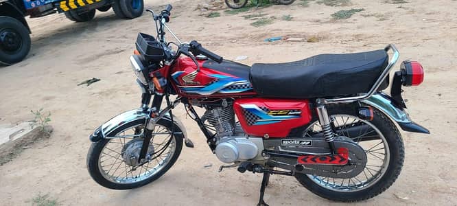 Honda 125 neat and clean 2024