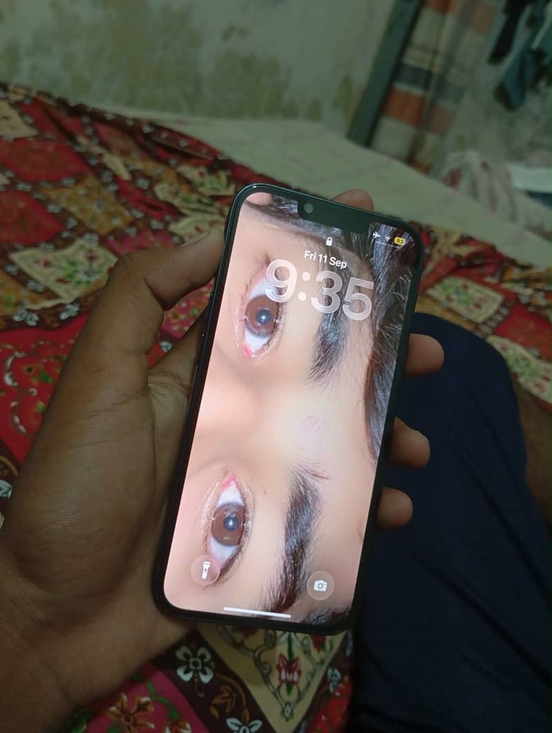 Apple iPhone 13 6