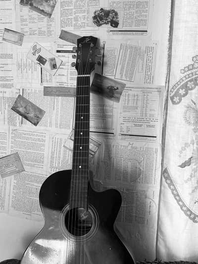 SWIFT HORSR Branded Guitar best for jamming – 10/9 – 1 month used