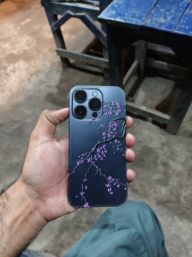 Apple iPhone 14 Pro 0