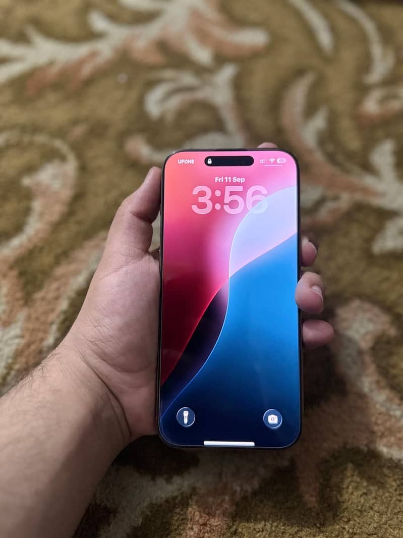 Apple iPhone 16 Pro Max 2