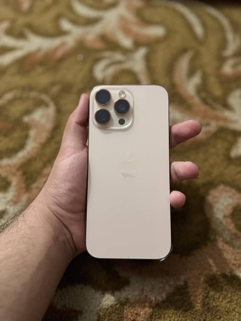 Apple iPhone 16 Pro Max 8