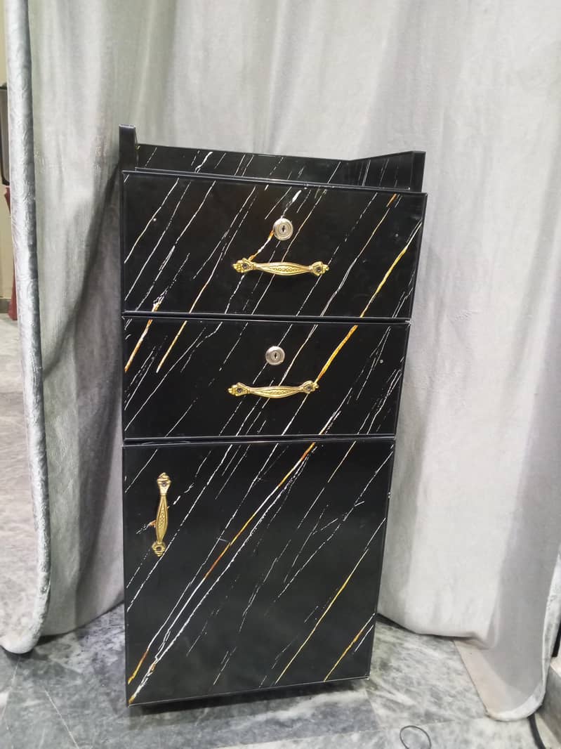 LOCKER 0