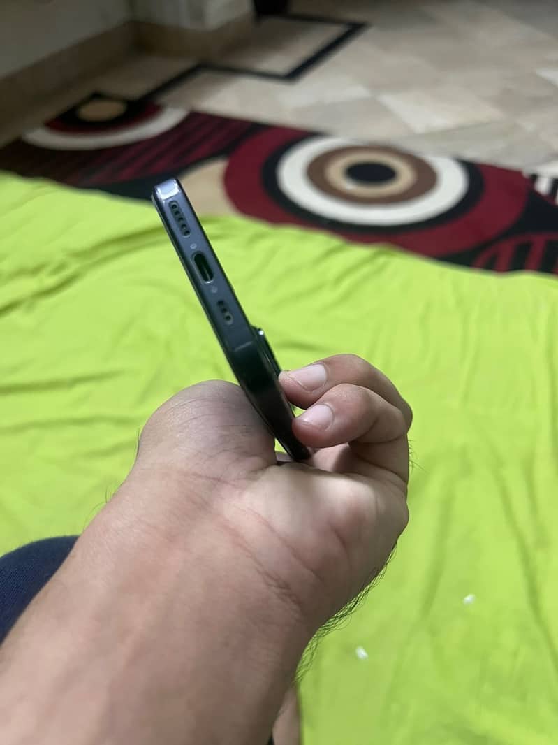 Apple iPhone 15 Pro 2