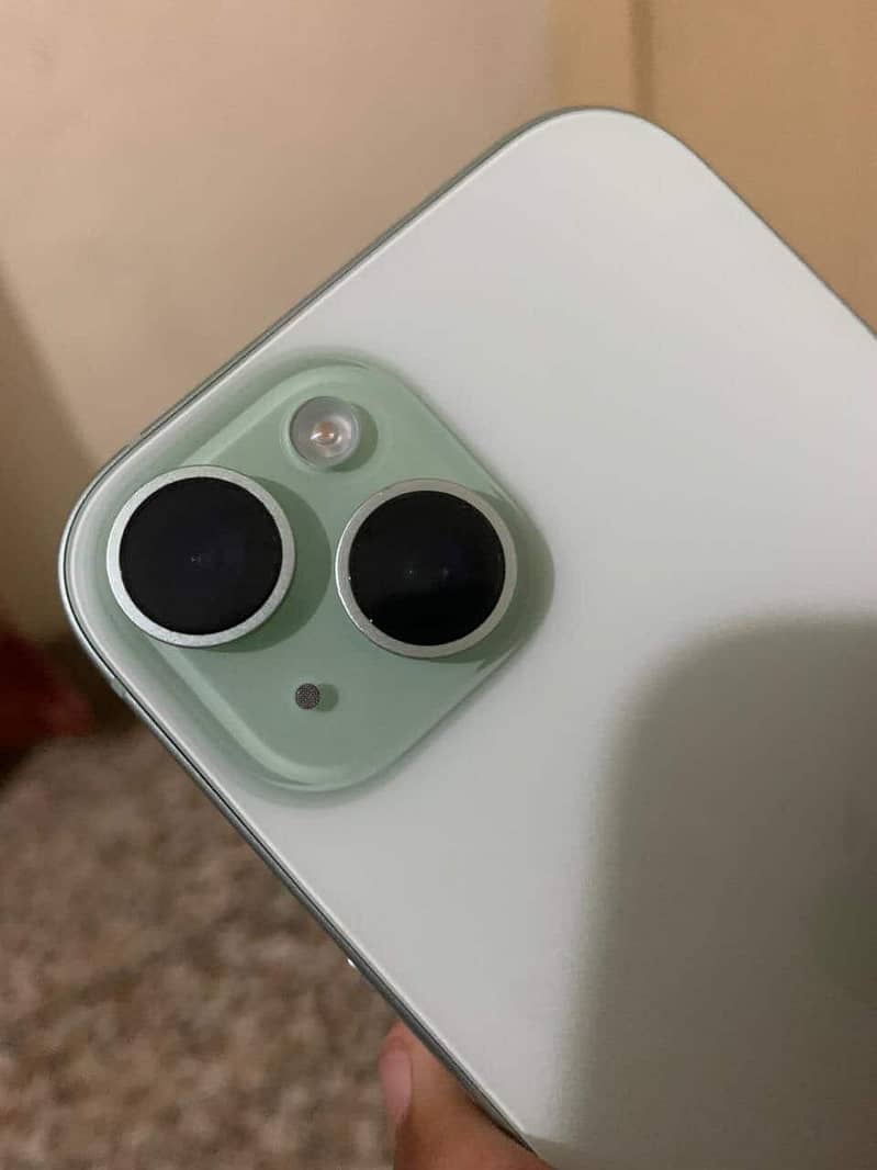 Apple iPhone 15 2