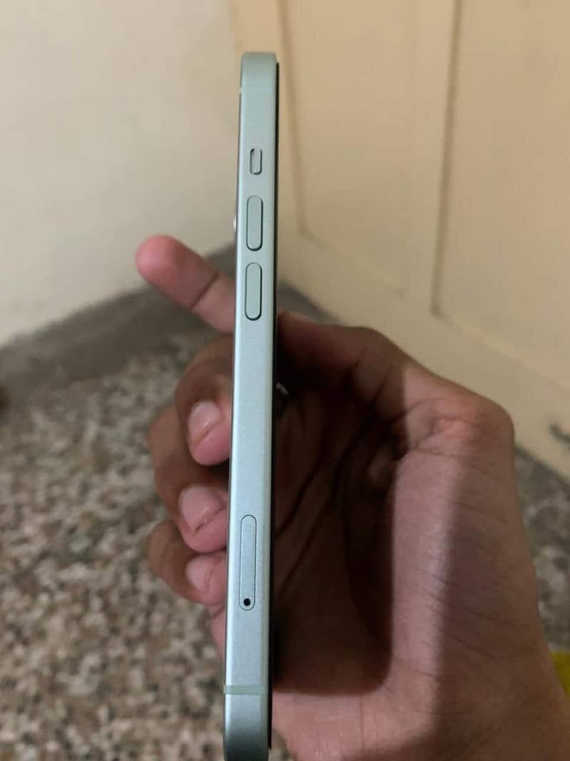 Apple iPhone 15 5