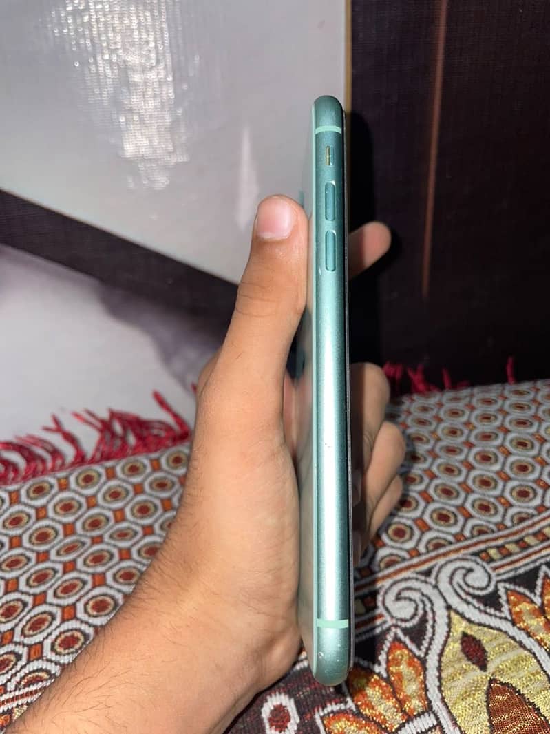 Apple iPhone 11 2