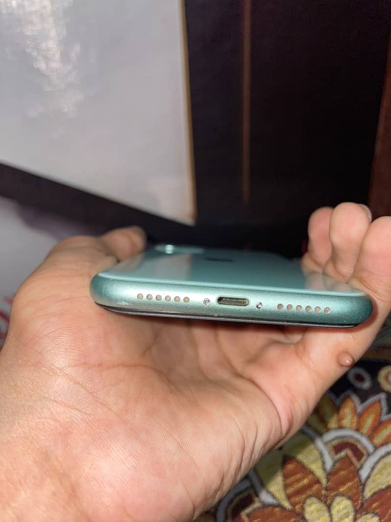 Apple iPhone 11 3
