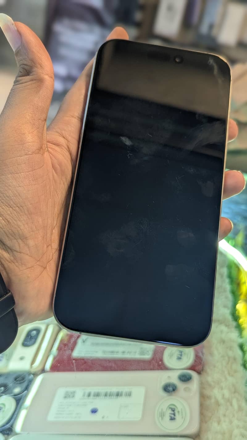 Apple iPhone 16 Pro Max 1