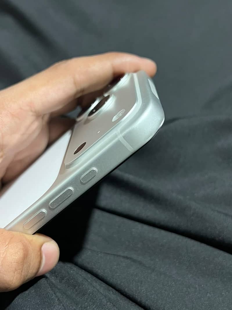 Apple iPhone 17 Pro Max 5