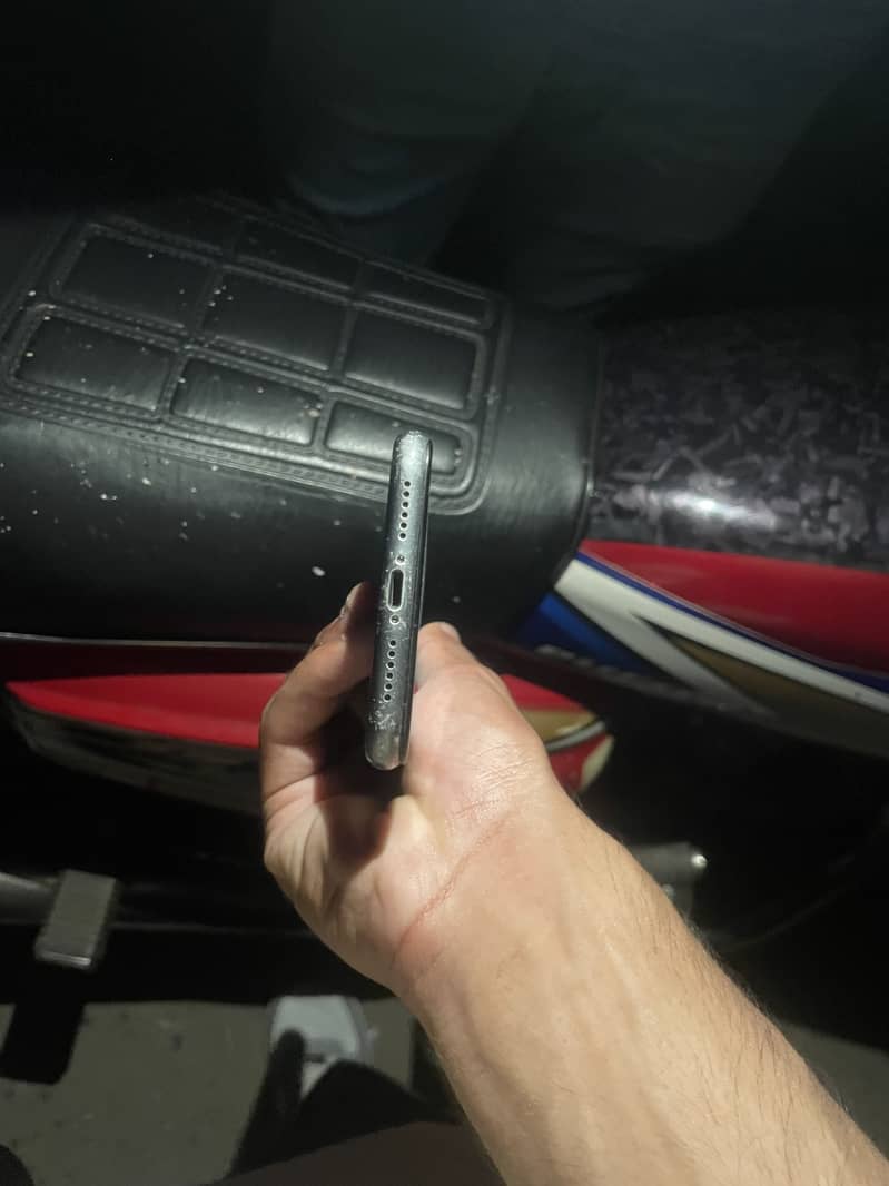 iphone 11 4