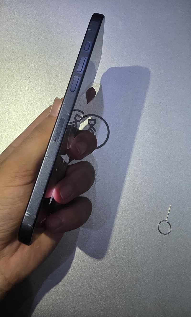 Apple iPhone 15 Pro Max 4