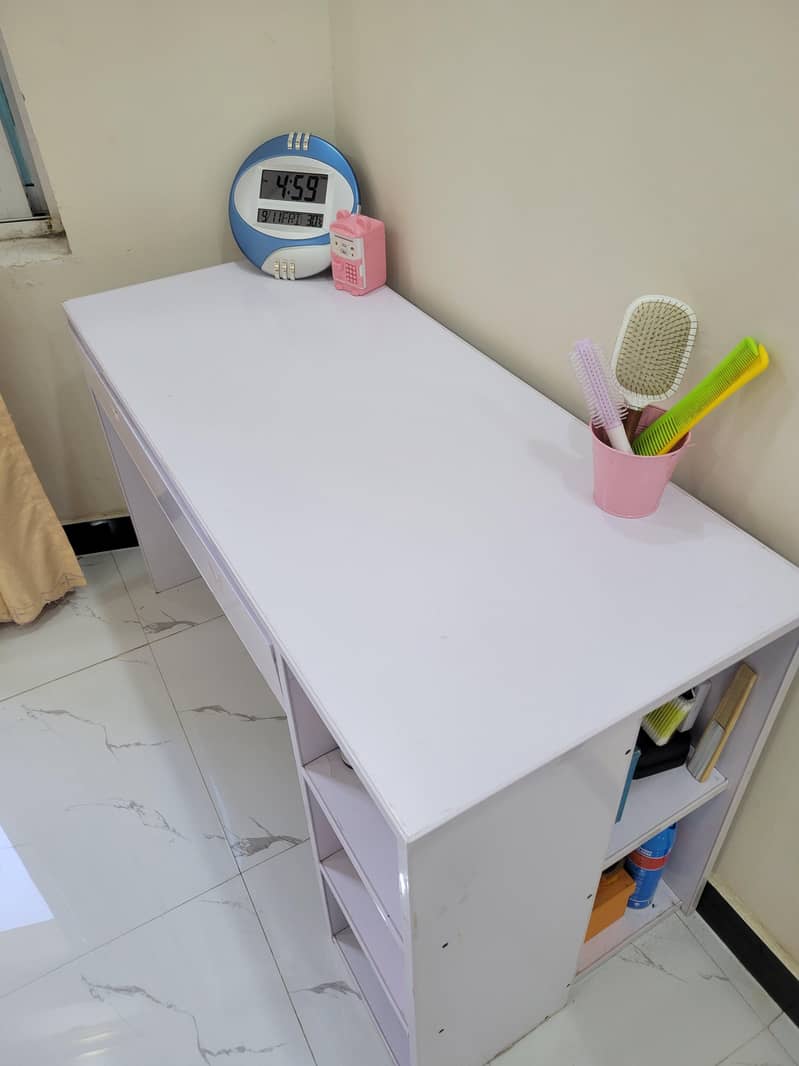White Desk. Table 2