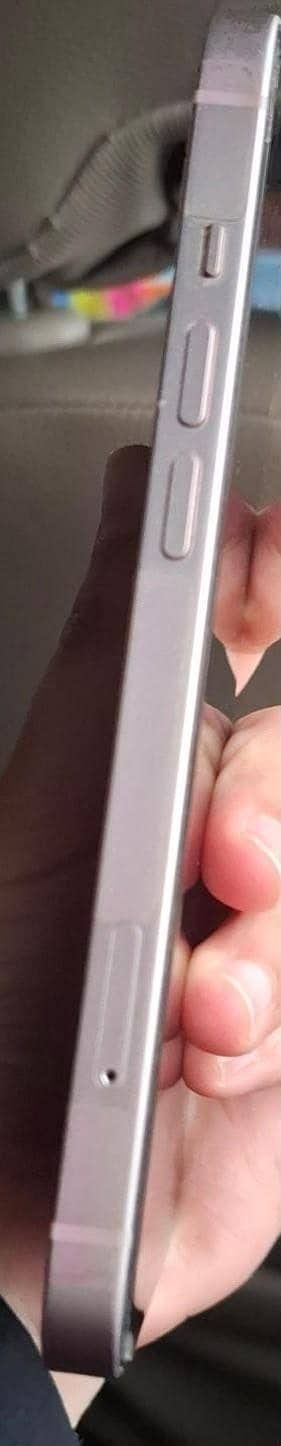 IPhone 13 3