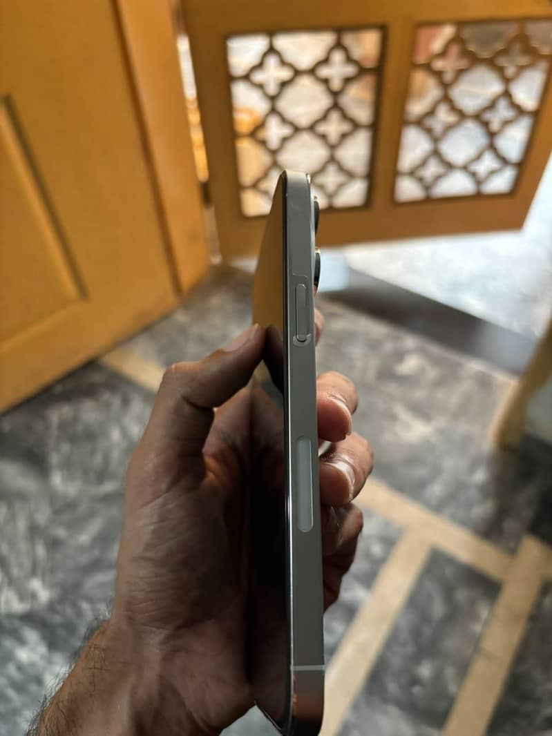 Apple iPhone 14 Pro Max 2