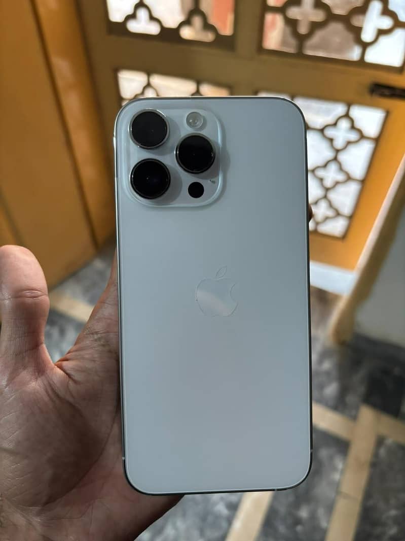 Apple iPhone 14 Pro Max 4