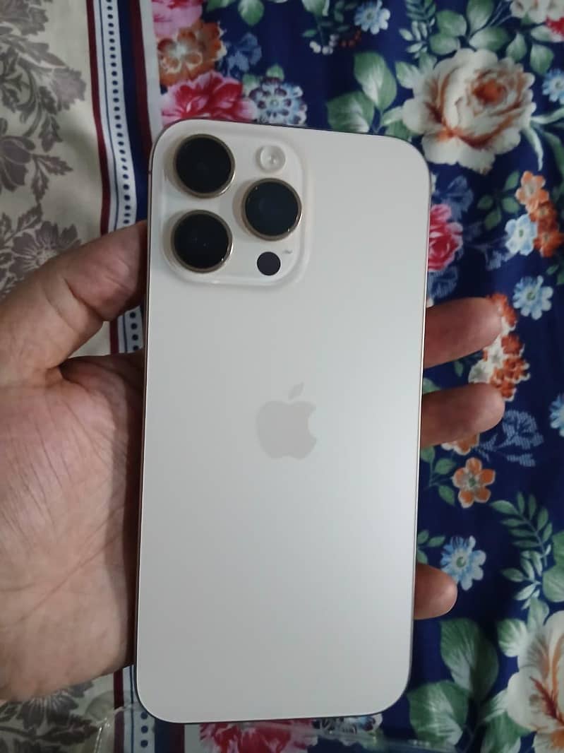 Apple iPhone 16 Pro Max 0