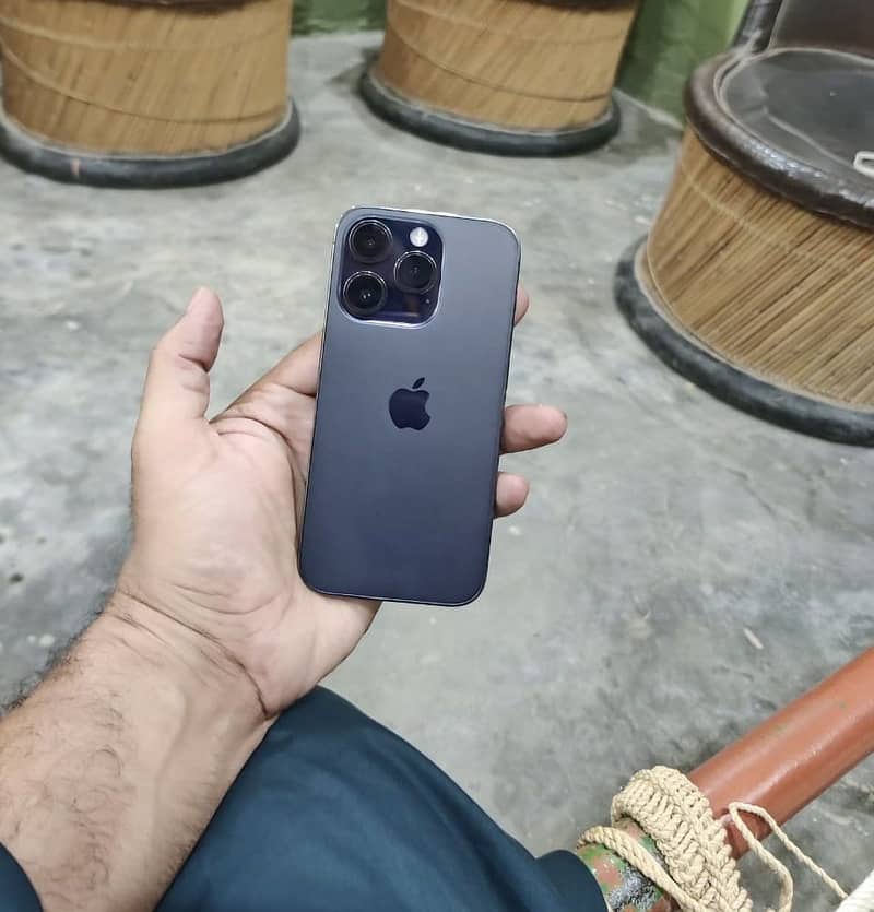 Apple iPhone 14 Pro 4