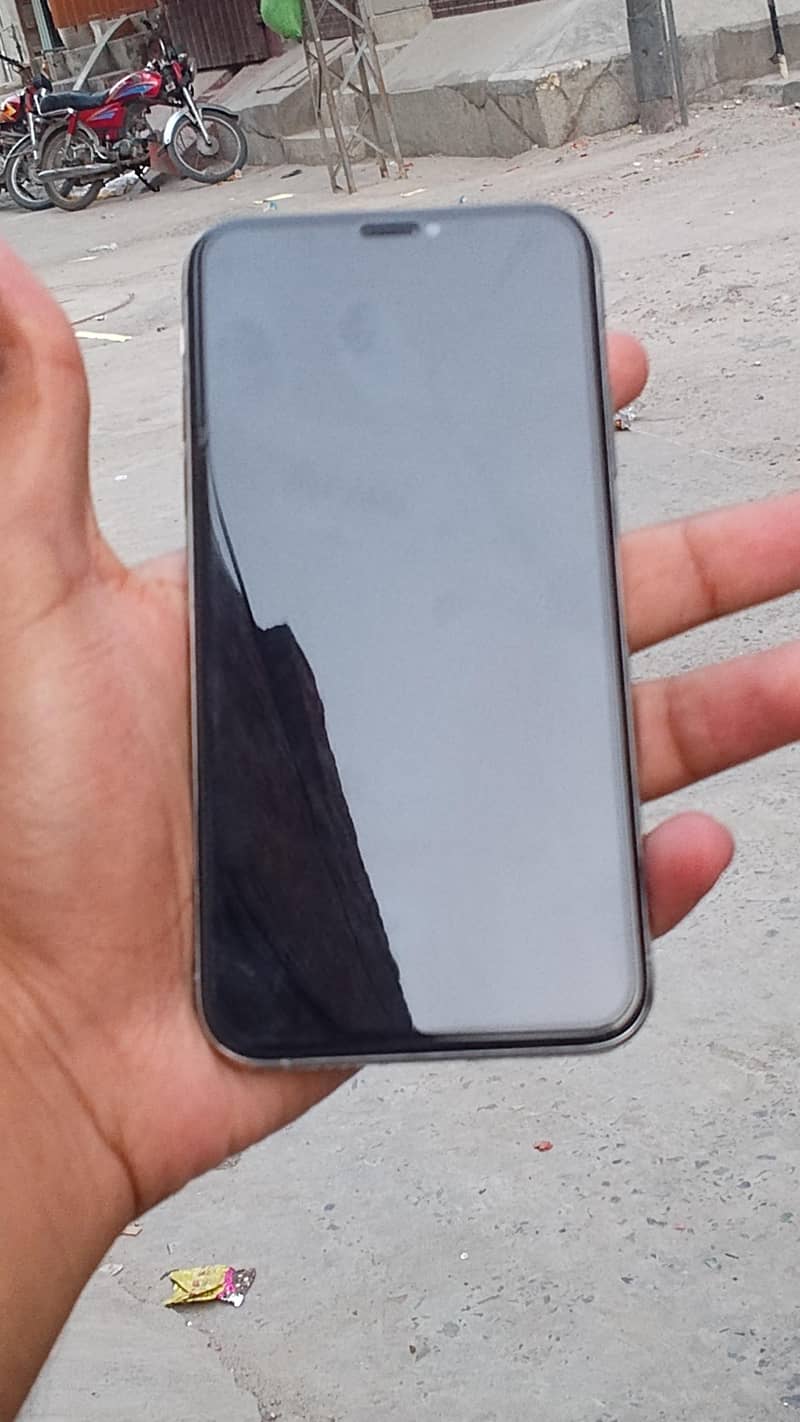 Apple iPhone XS 1