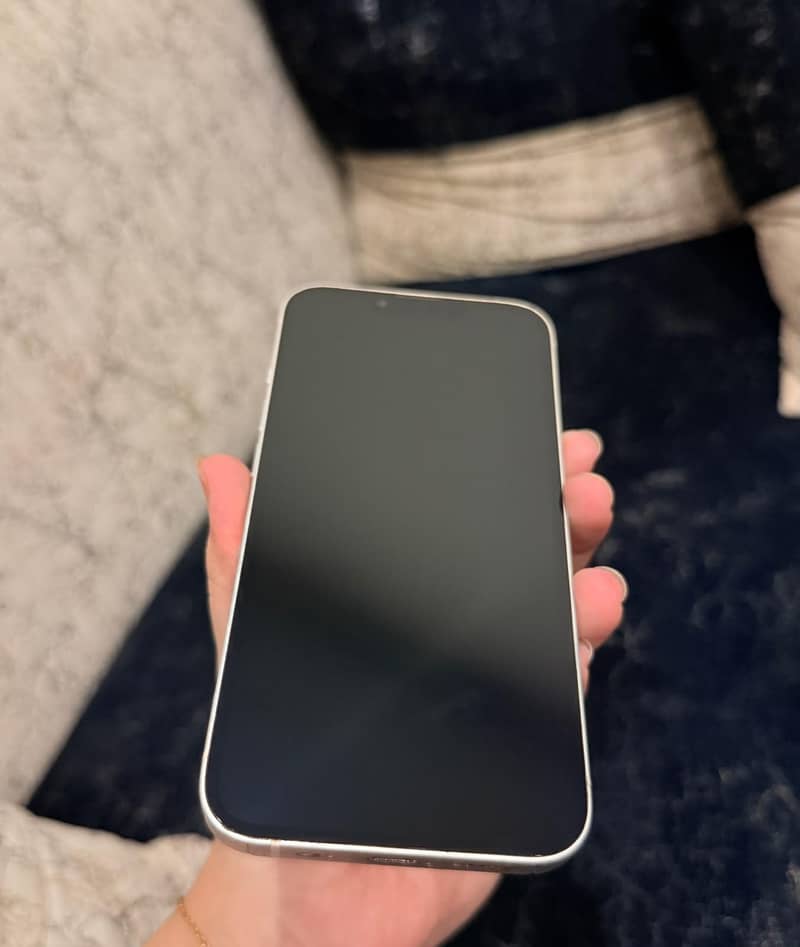 Apple iPhone 13 2