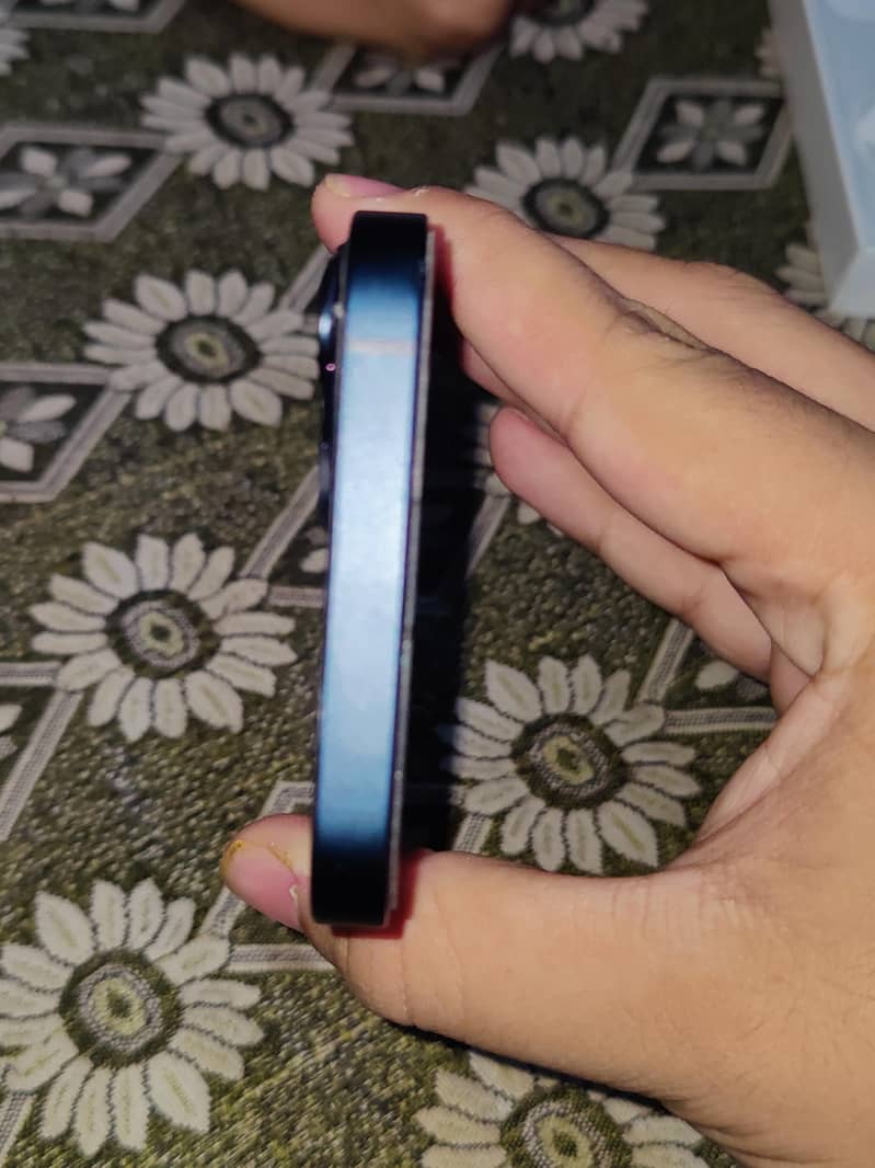 Apple iPhone 13 3