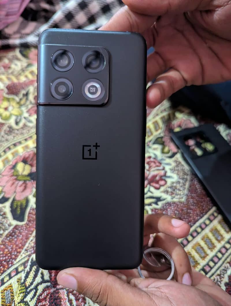One Plus 10 Pro 1