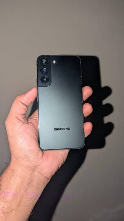 Samsung S22 dual sim Pta aproved urgent sale price almost finl