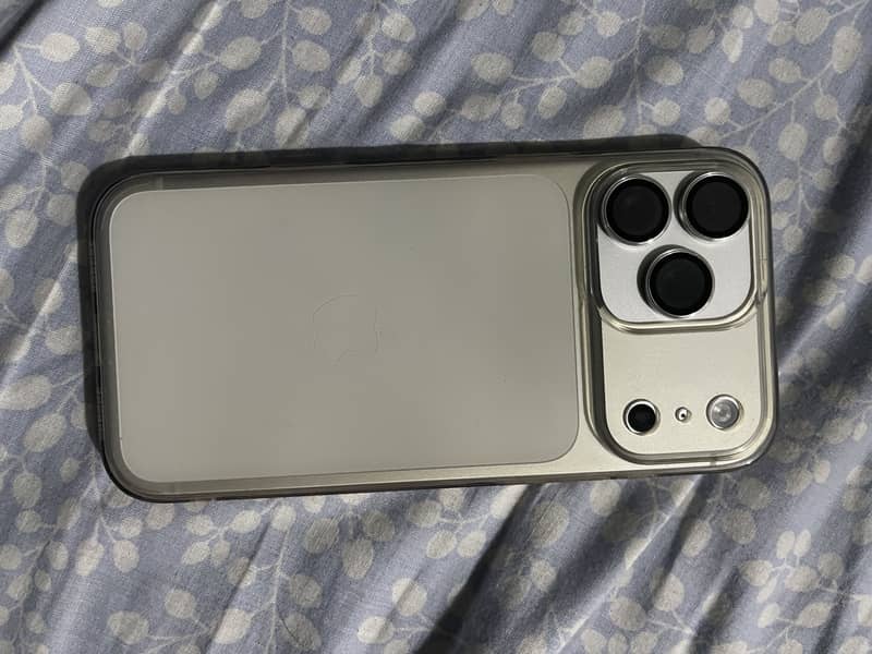 Apple iPhone 17 Pro Max 1
