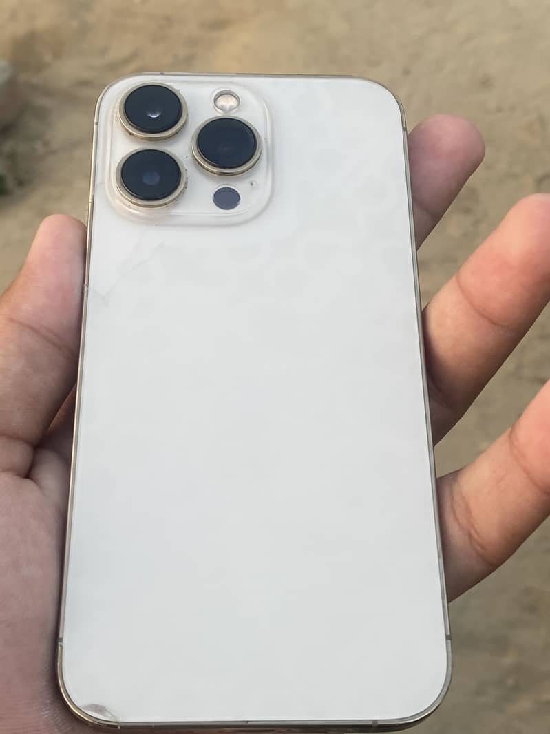 Apple iPhone 13 pro 0