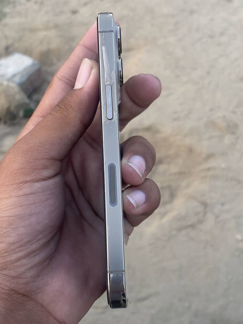 Apple iPhone 13 pro 3