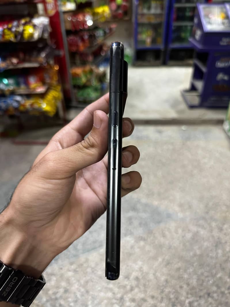 Google pixel 8 pro 2