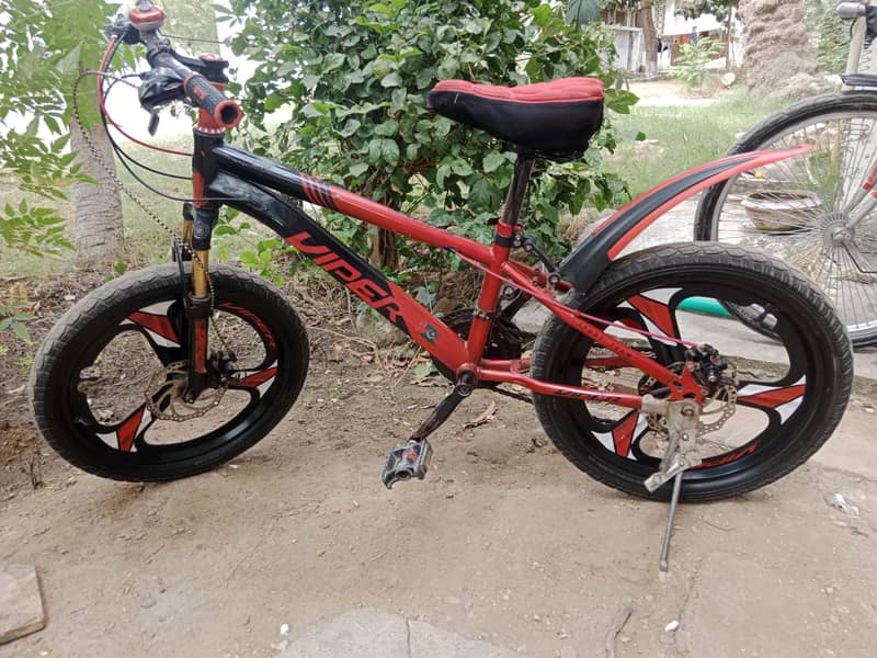 Imported cycle VIPER 1