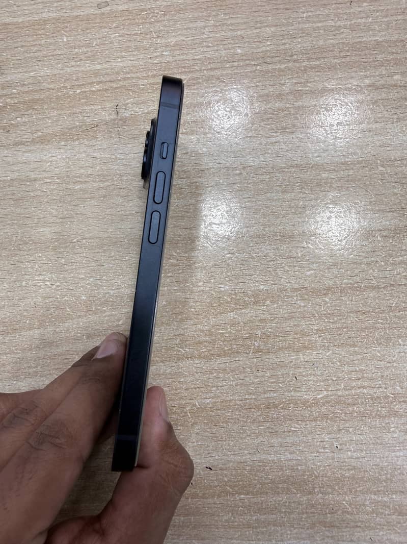 Apple iPhone 14 4