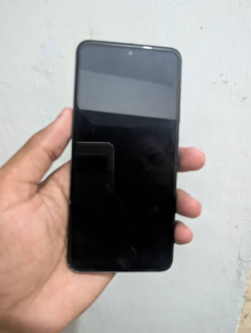 Google Pixel 8 4